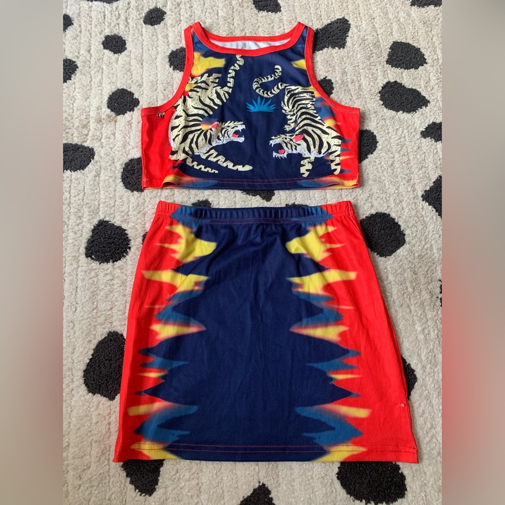 Two Piece Tiger Set
